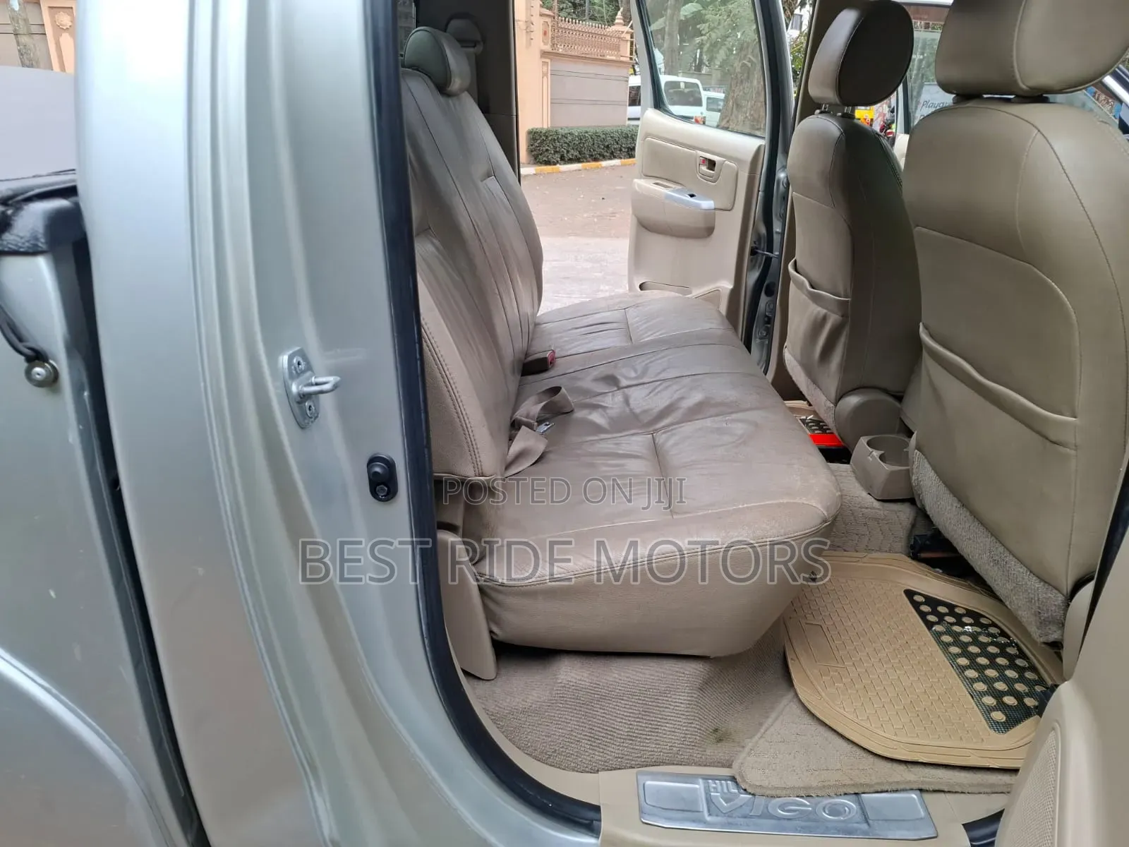 Toyota Hilux 2010 Silver