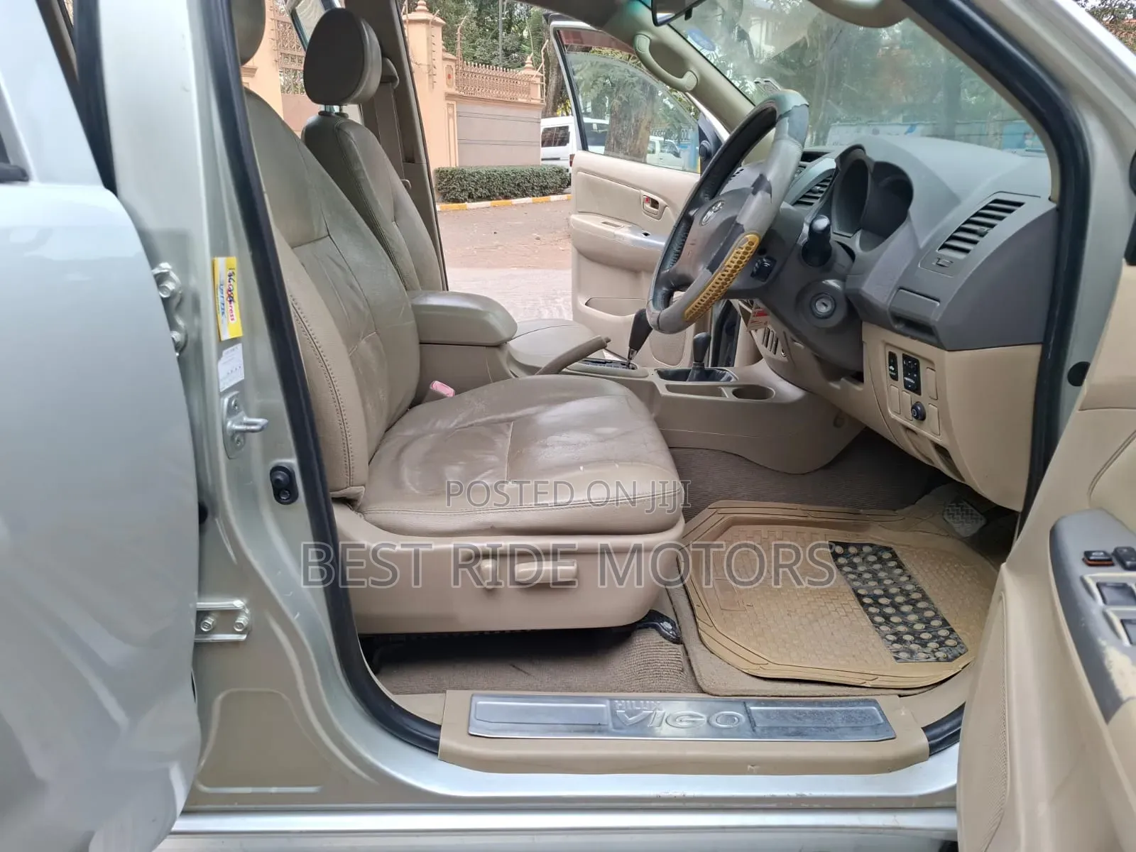Toyota Hilux 2010 Silver