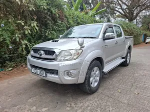 Toyota Hilux 2010 Silver