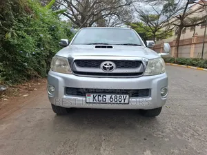 Toyota Hilux 2010 Silver