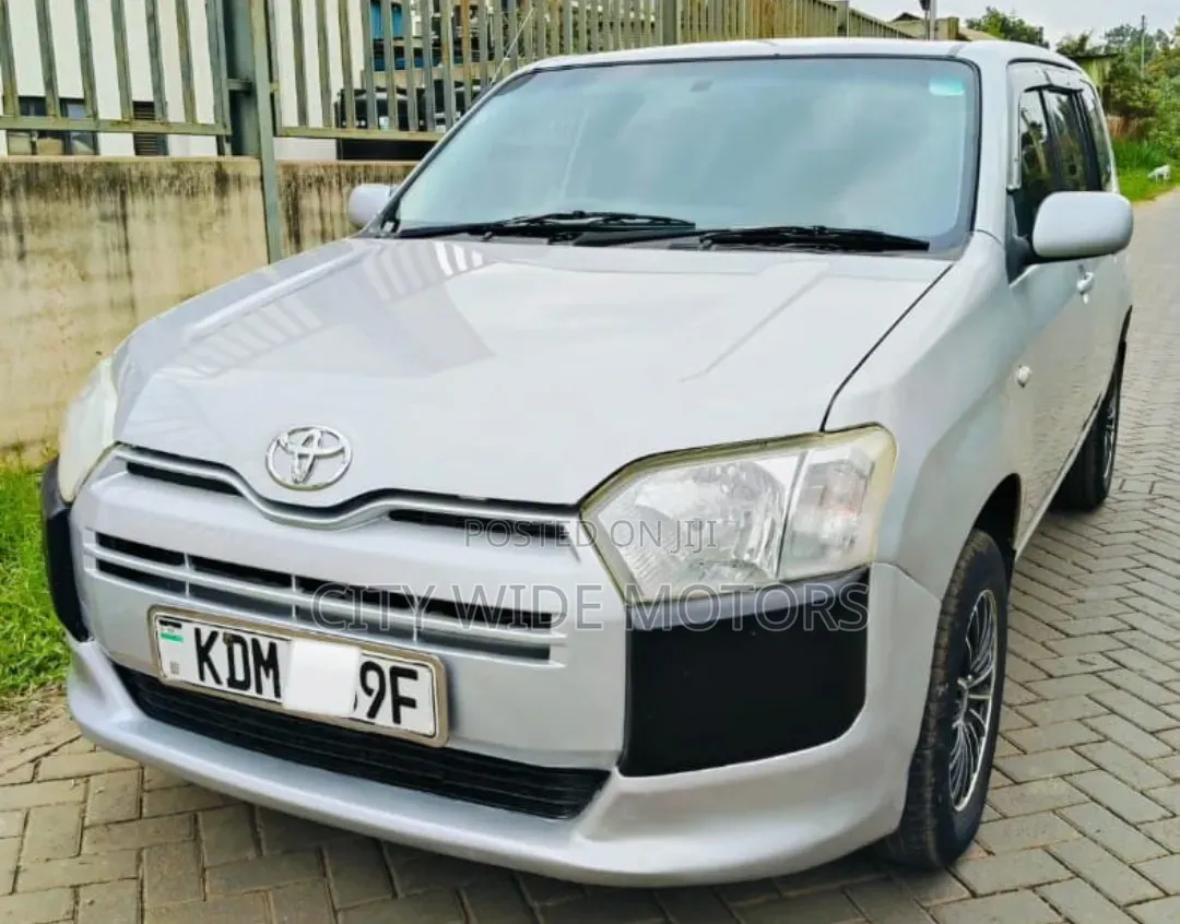 Toyota Succeed SV Premium 2016 Silver