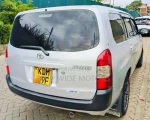 Toyota Succeed SV Premium 2016 Silver