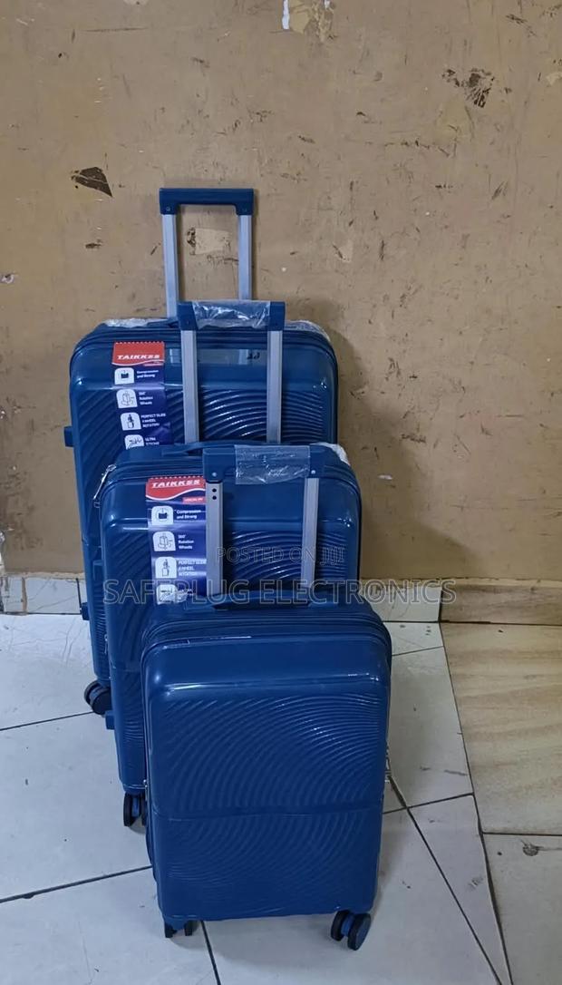 3 in 1 Unbreakable PP Suitcase Set With Spinner Wheels - thumbnail 2