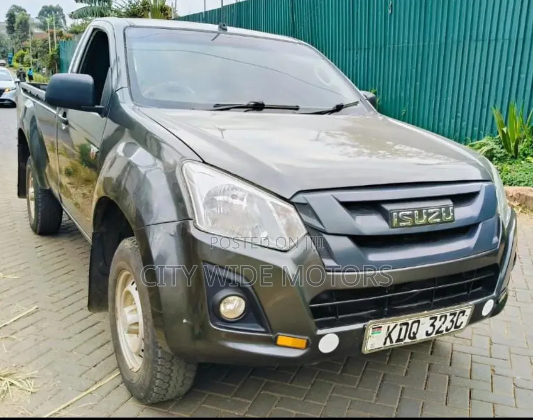 Isuzu D-MAX 2023 Gray