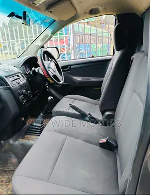 Isuzu D-MAX 2023 Gray