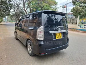 Toyota Voxy 2010 Black
