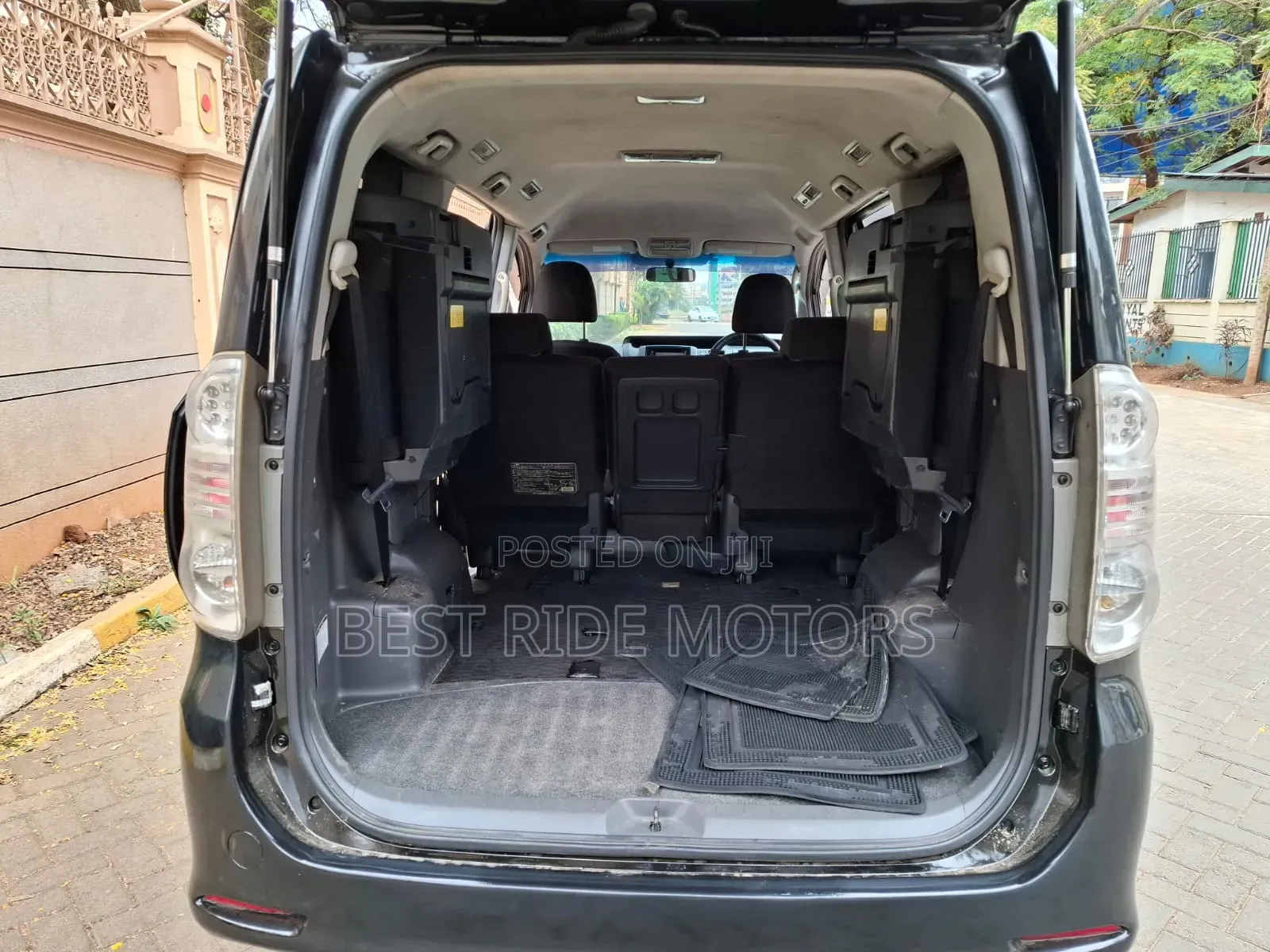 Toyota Voxy 2010 Black