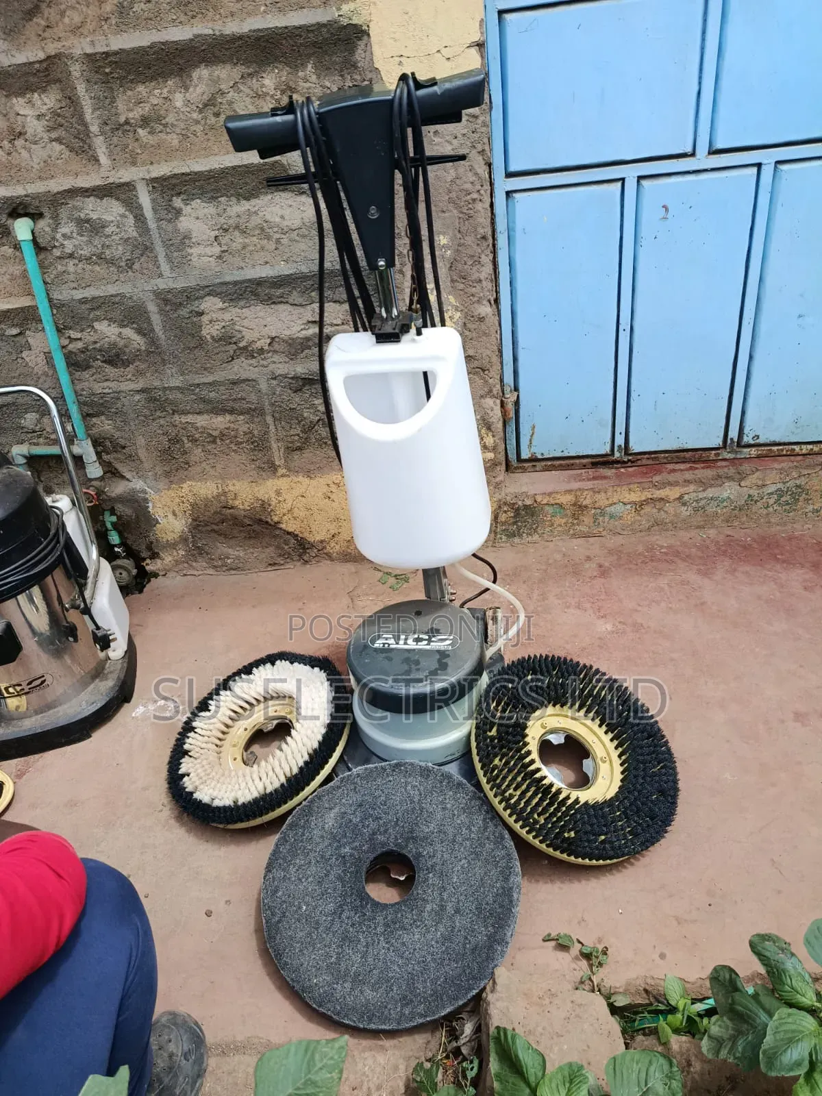 Aico Scrubbing Machine