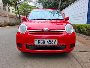 Toyota Sienta 1.5 FWD 2013 Red