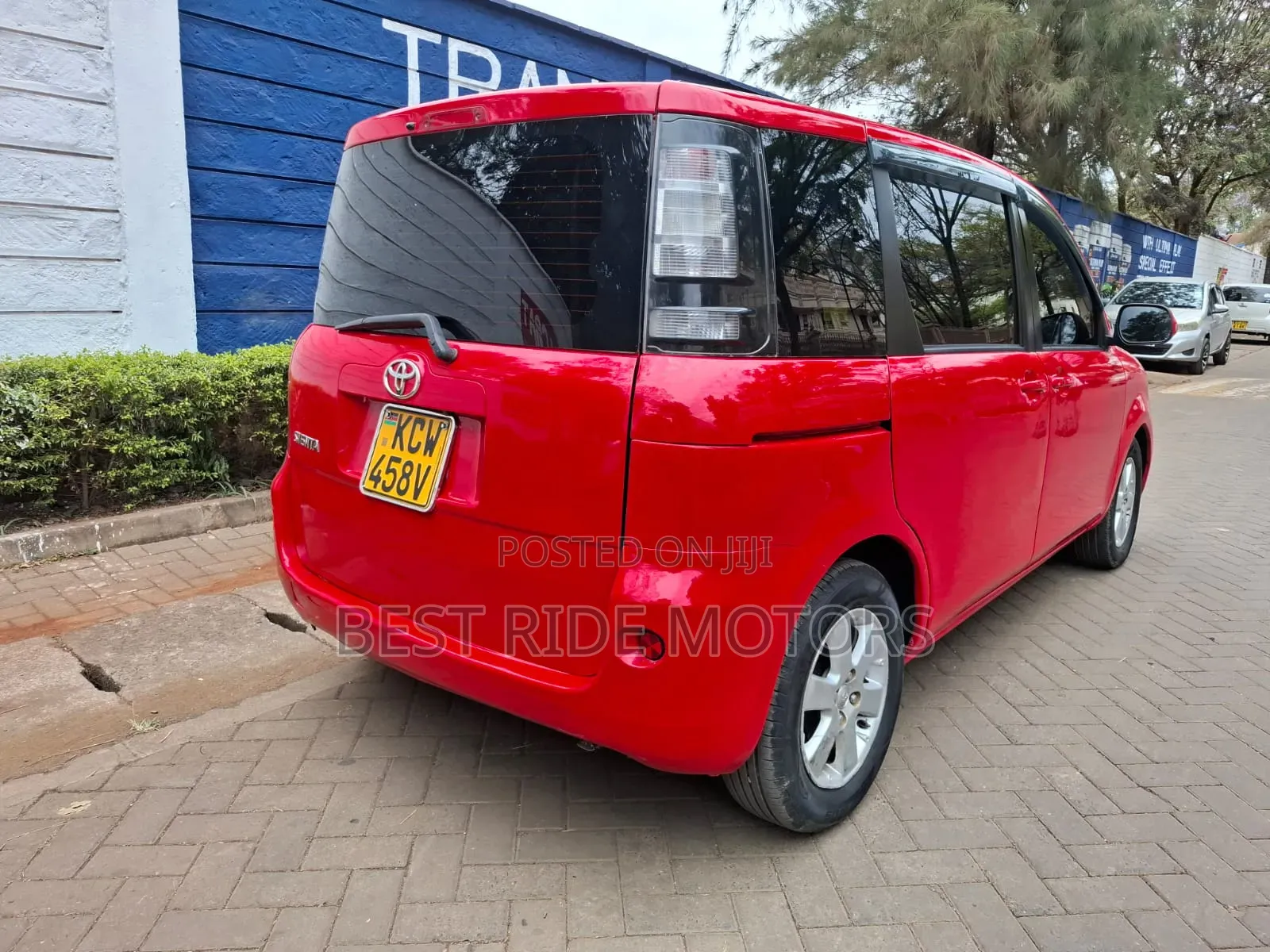 Toyota Sienta 1.5 FWD 2013 Red