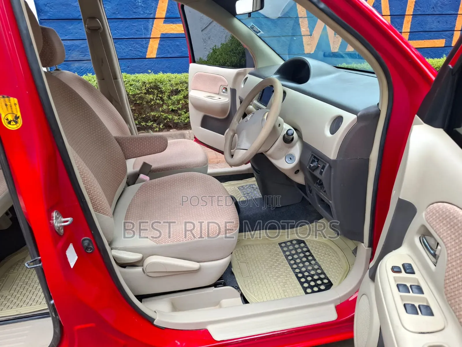 Toyota Sienta 1.5 FWD 2013 Red