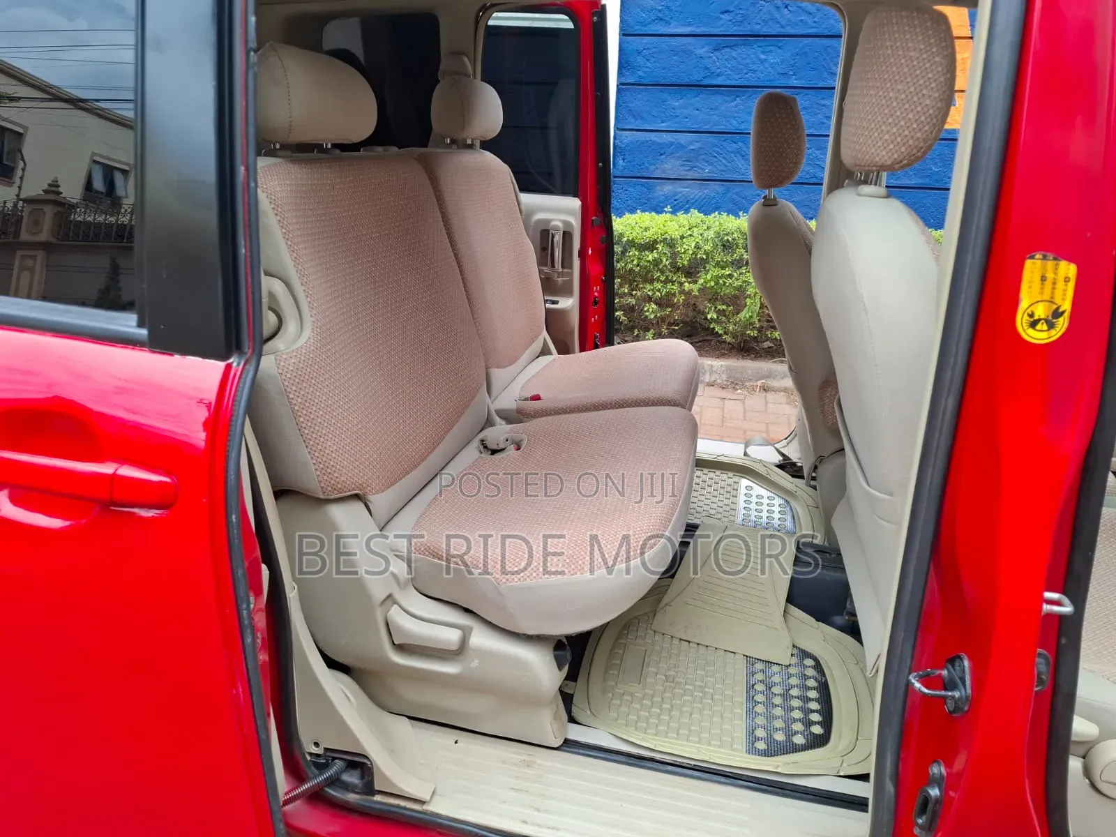 Toyota Sienta 1.5 FWD 2013 Red