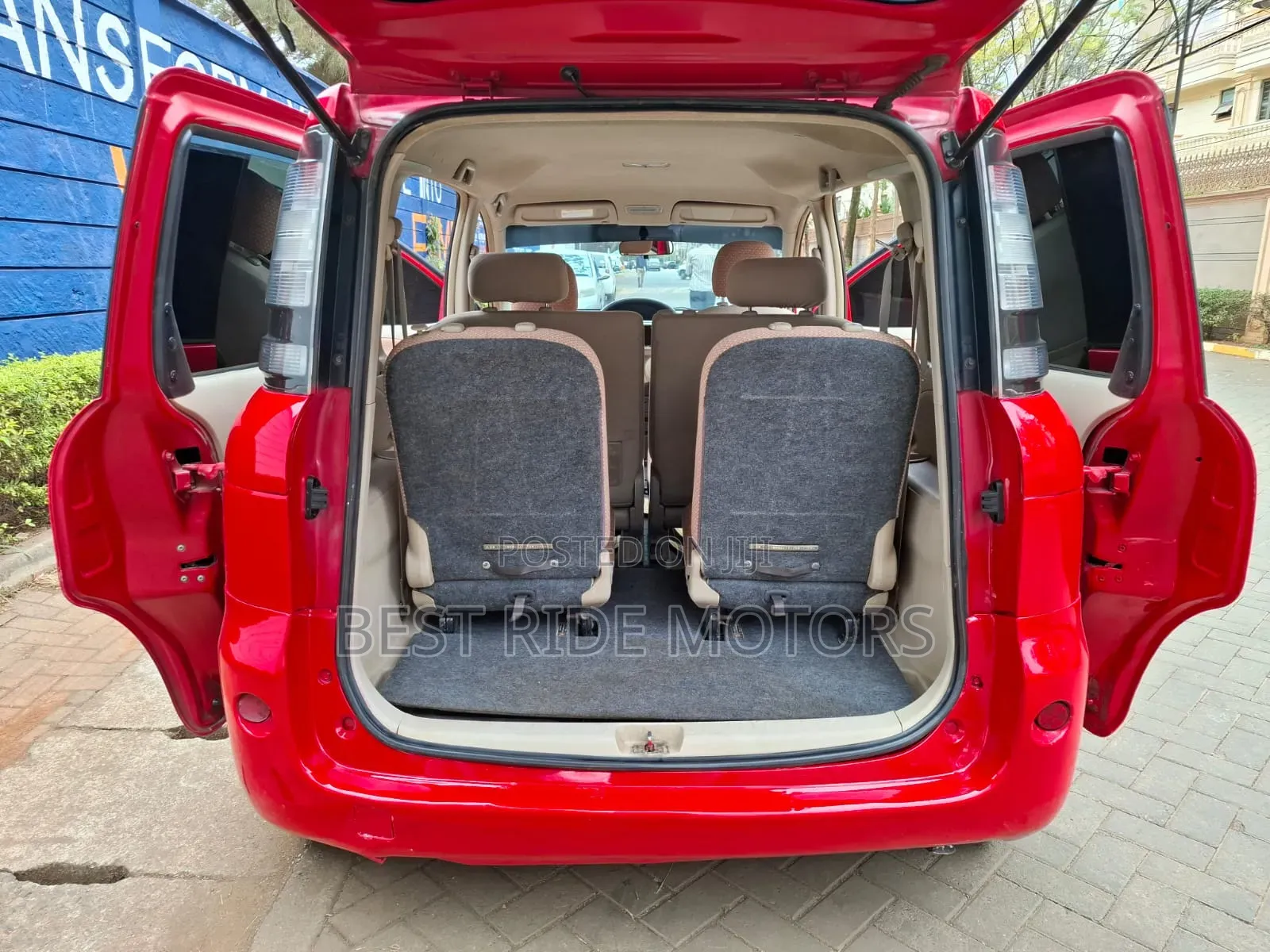 Toyota Sienta 1.5 FWD 2013 Red