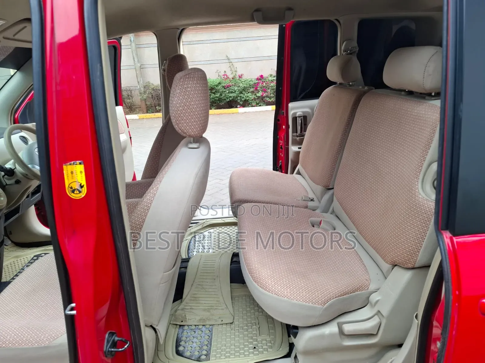 Toyota Sienta 1.5 FWD 2013 Red