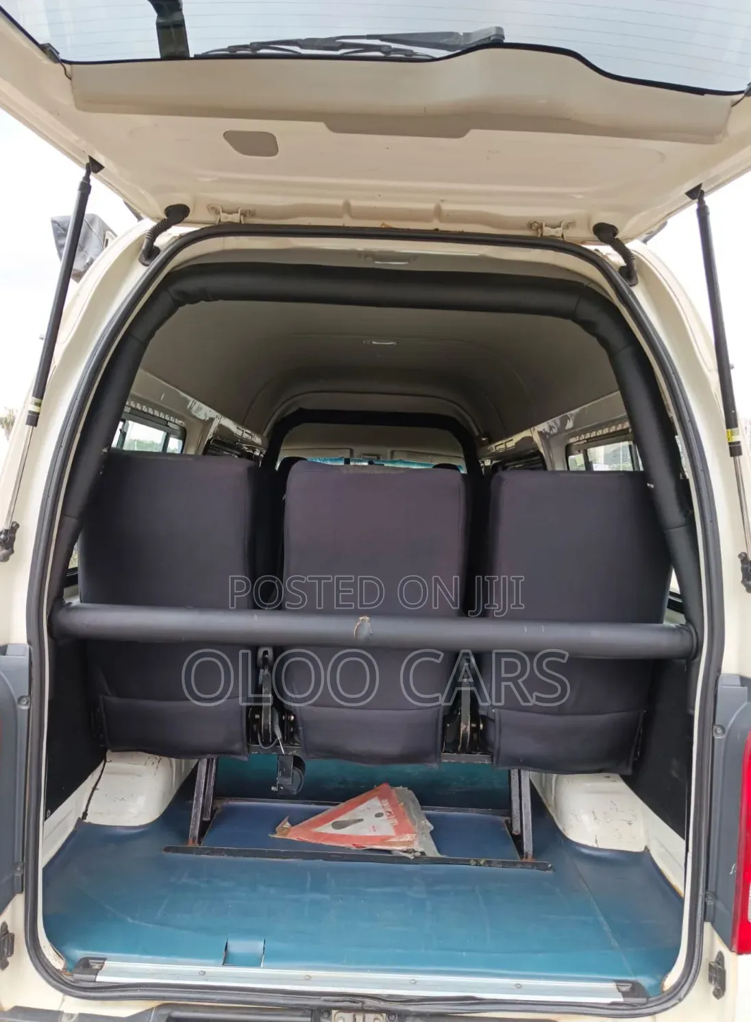 Toyota HiAce 2016 White