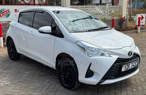 Toyota Vitz 2017 White