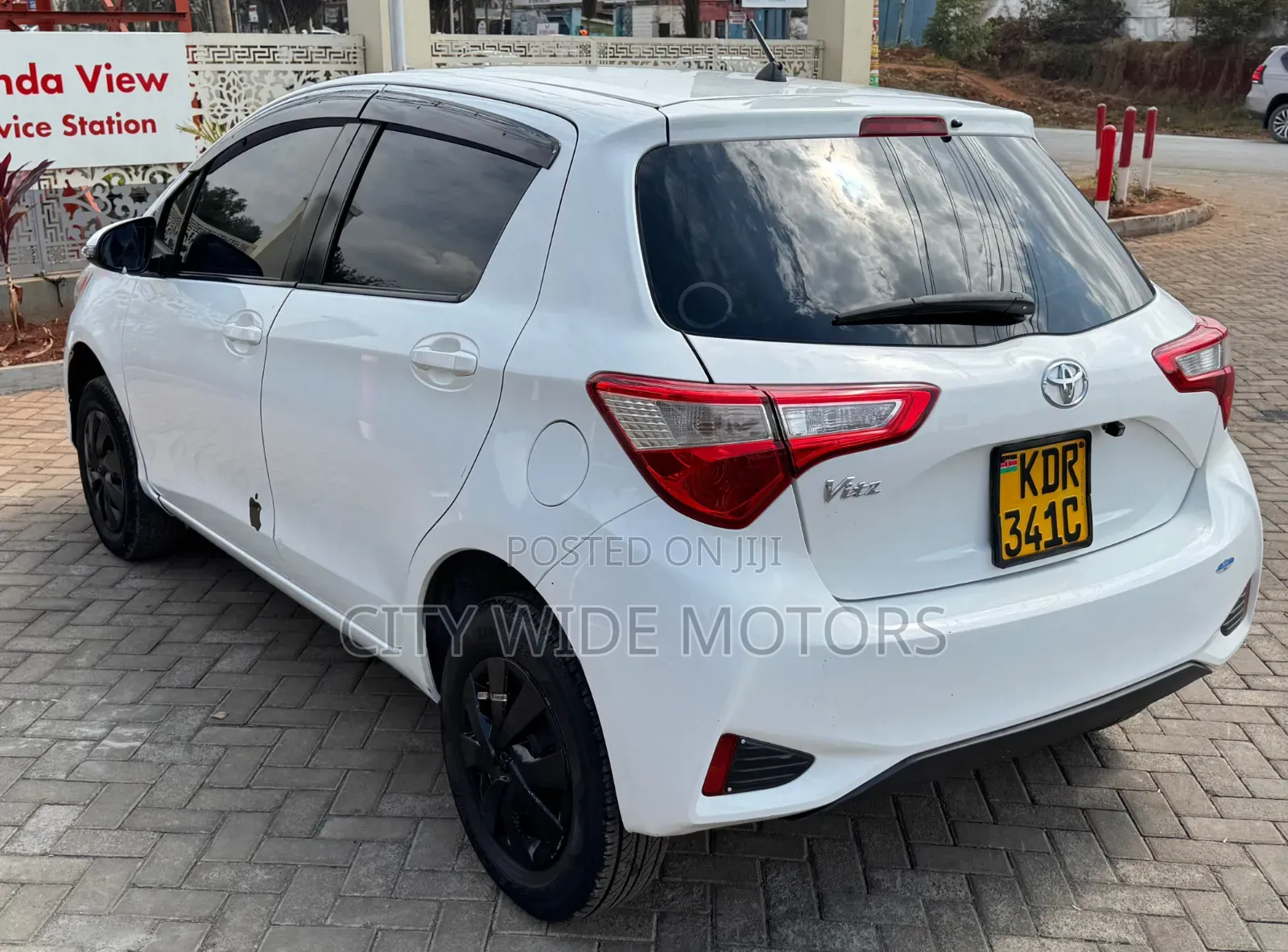 Toyota Vitz 2017 White