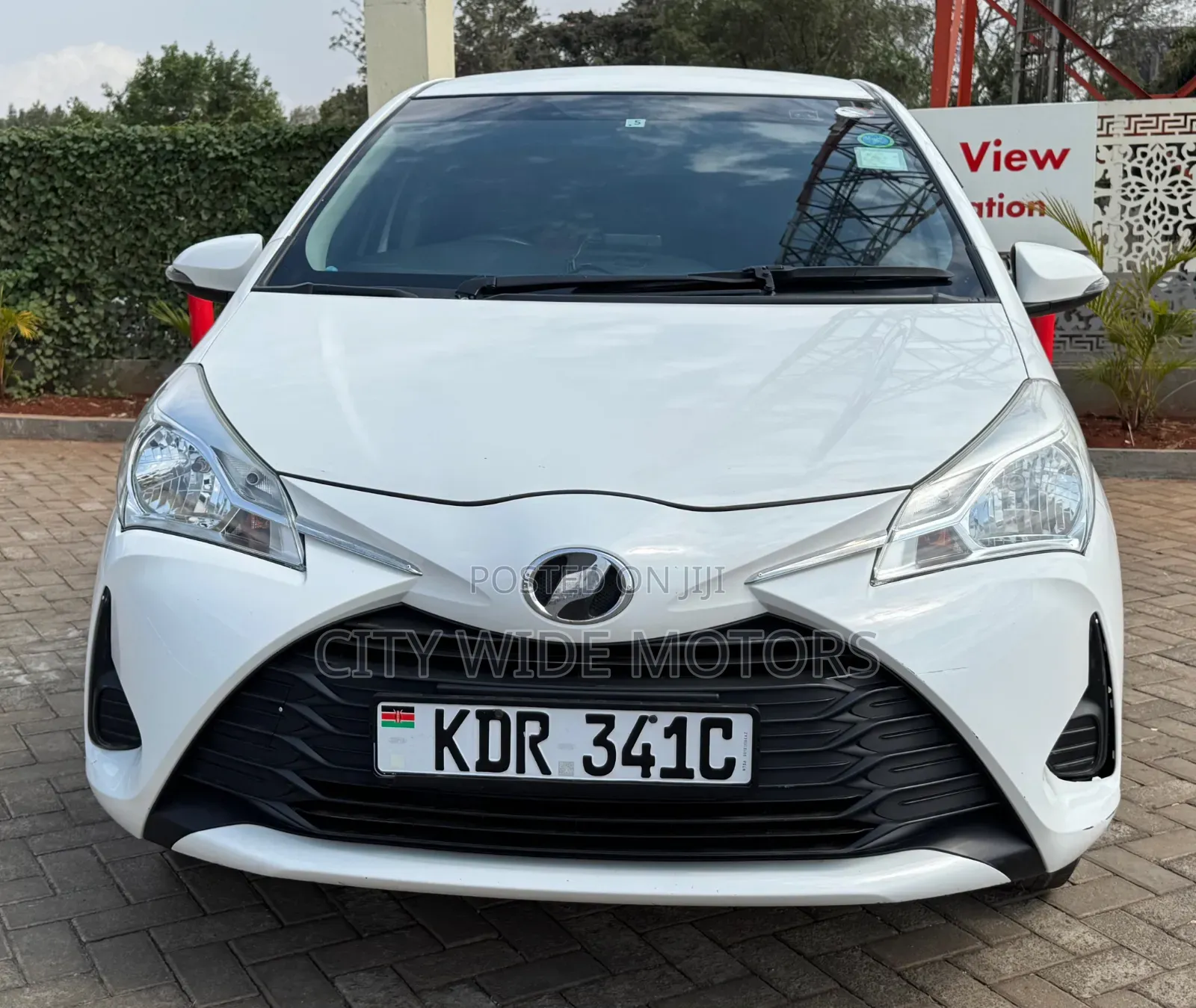 Toyota Vitz 2017 White
