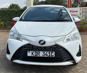 Toyota Vitz 2017 White