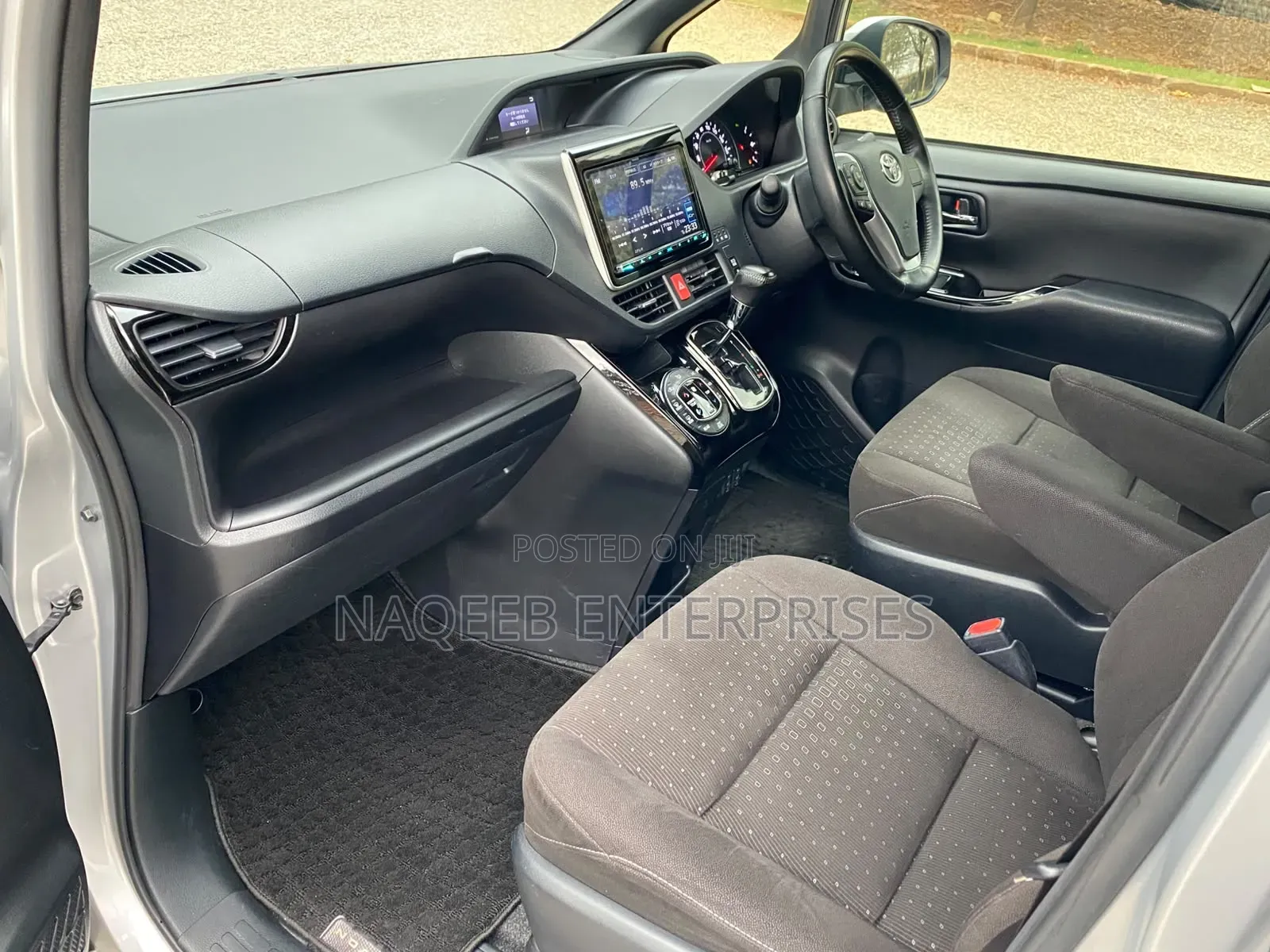 Toyota Noah 2020 Silver