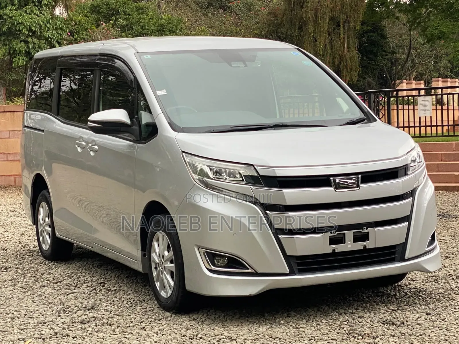 Toyota Noah 2020 Silver