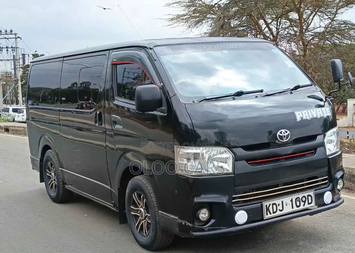 Toyota HiAce 2016 Black