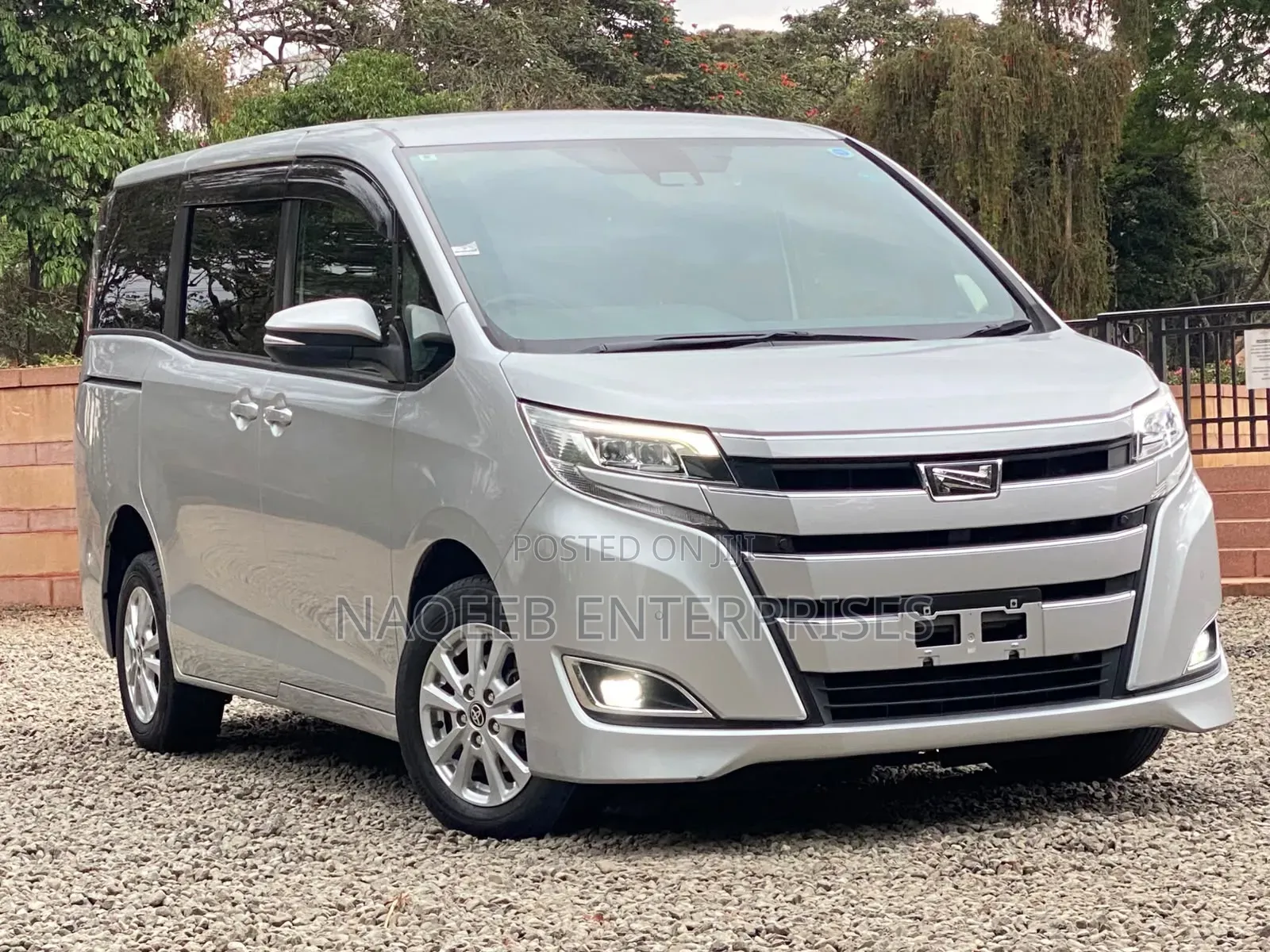 Toyota Noah 2020 Silver