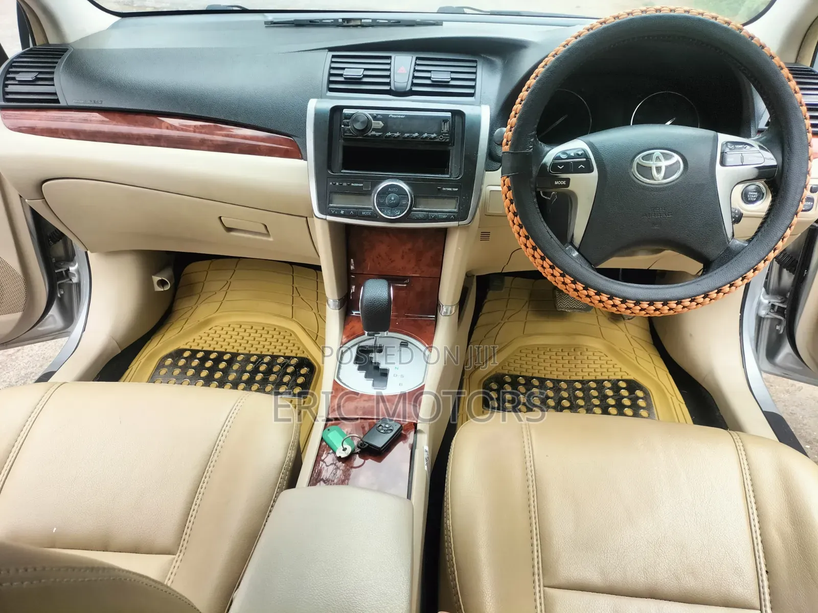 Toyota Premio 2011 Silver
