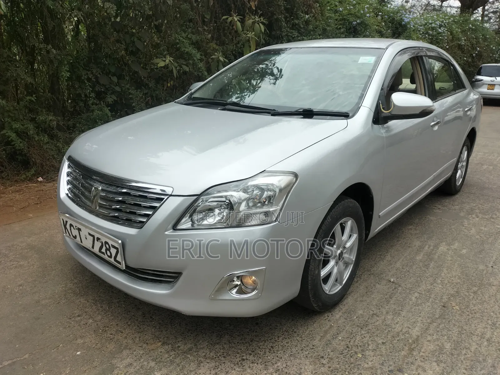 Toyota Premio 2011 Silver