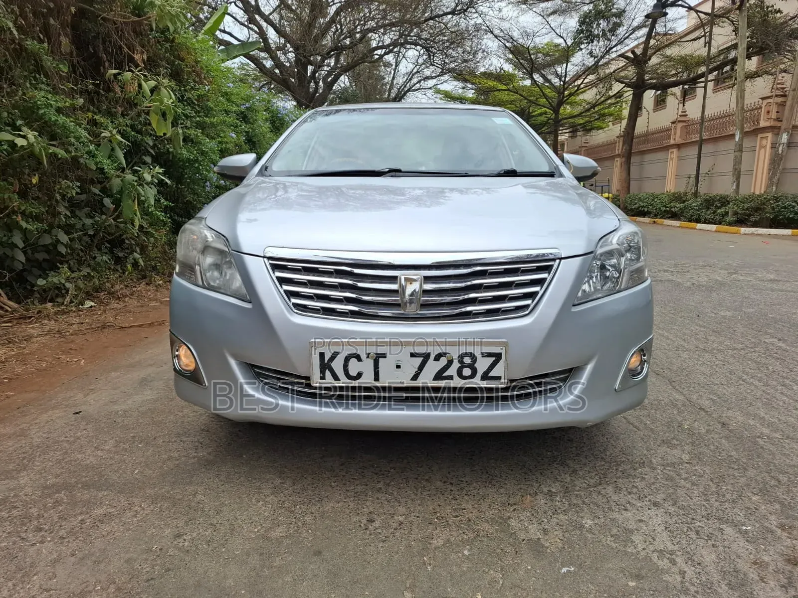 Toyota Premio 1.8 FWD 2013 Silver