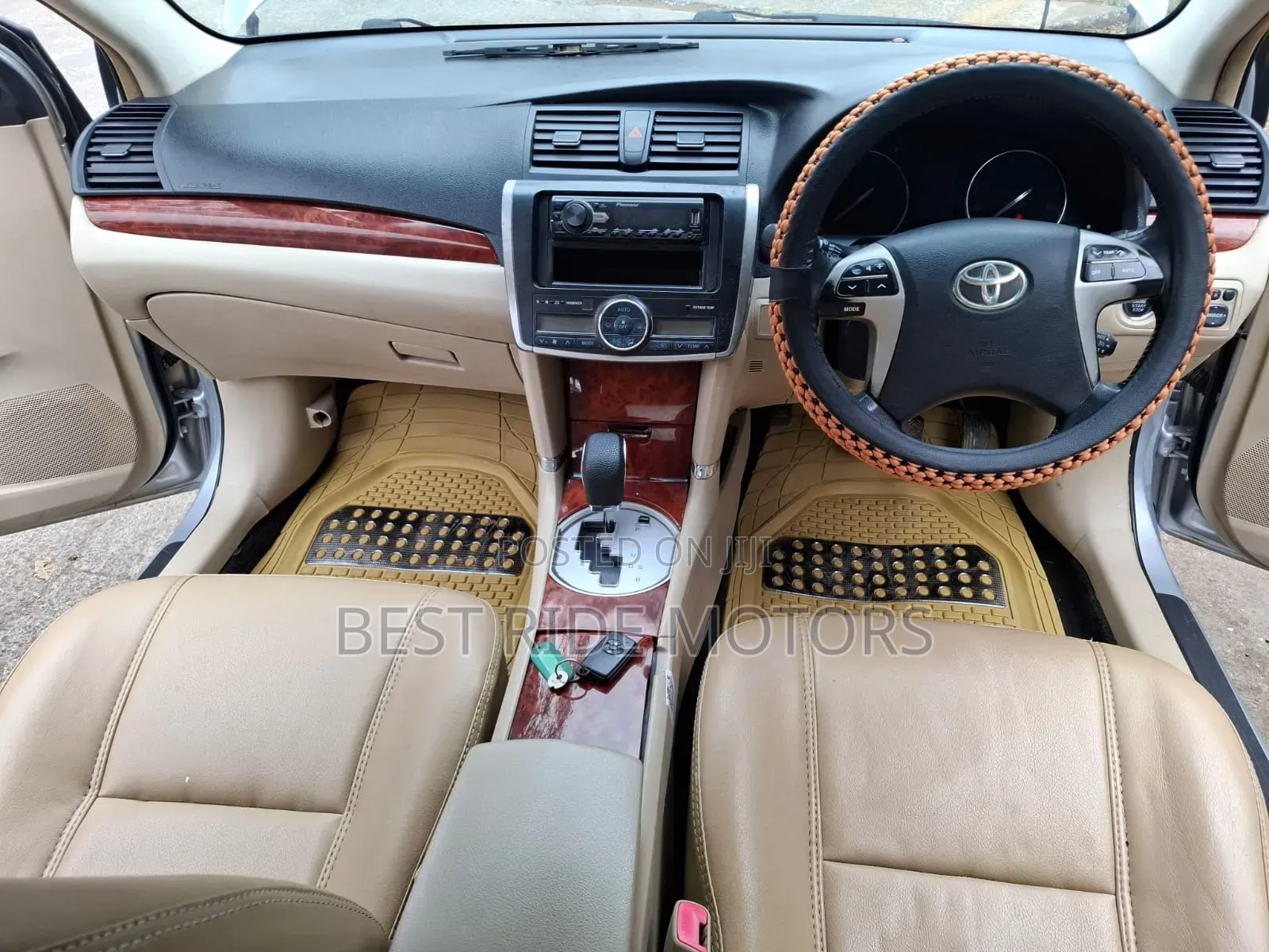 Toyota Premio 1.8 FWD 2013 Silver