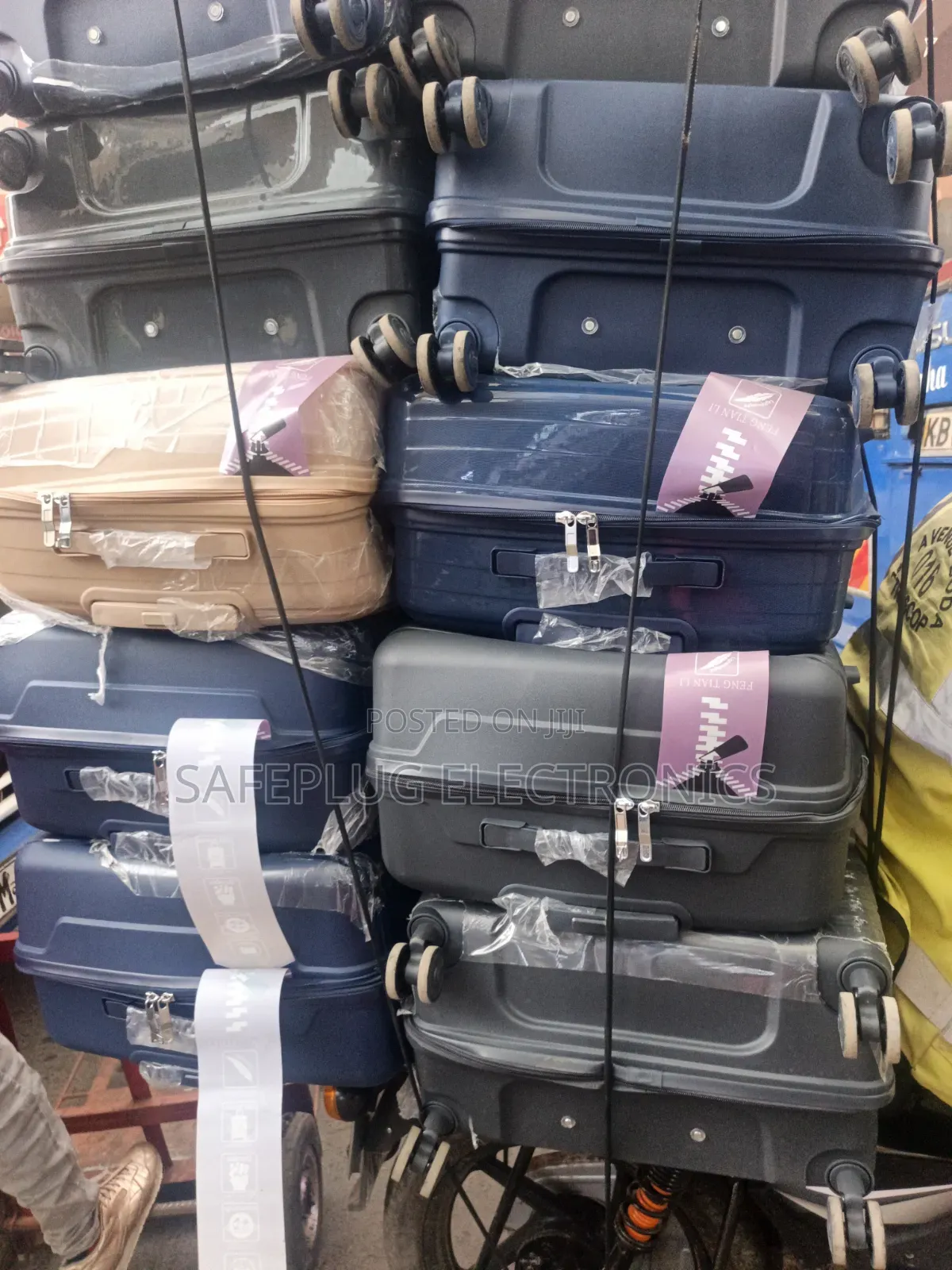 4 in 1 Unbreakable PP Suitcase Set
