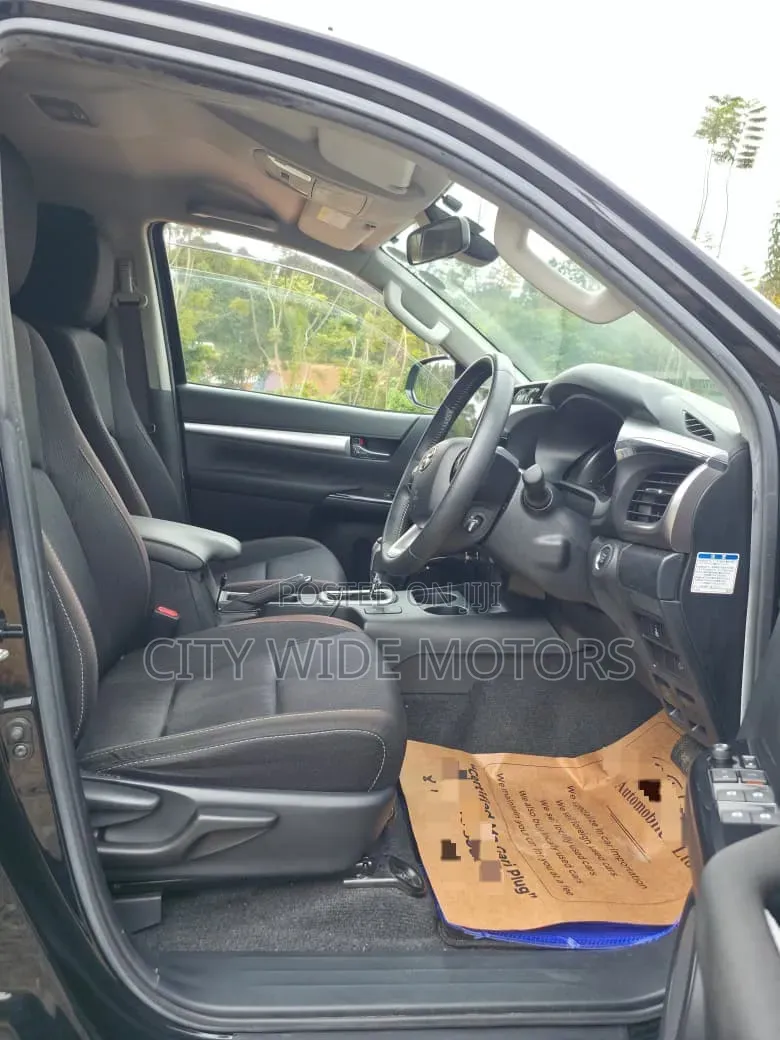 Toyota Hilux 2019 Black