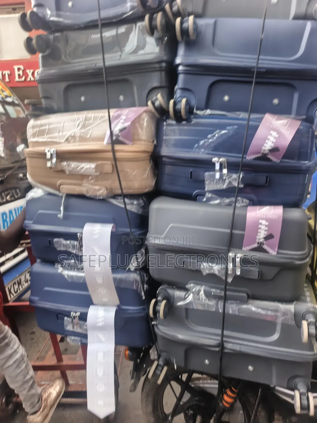 Size 1 4 in 1 Suitcase Set With Telescopic Handles