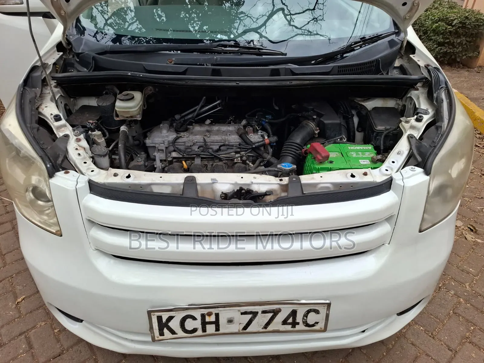 Toyota Noah 2.0 158hp FWD (8 Seater) 2009 White