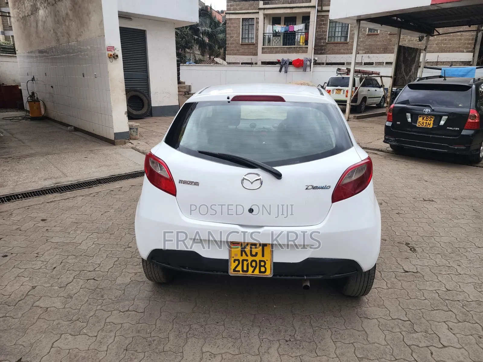 Mazda Demio 2011 Off white