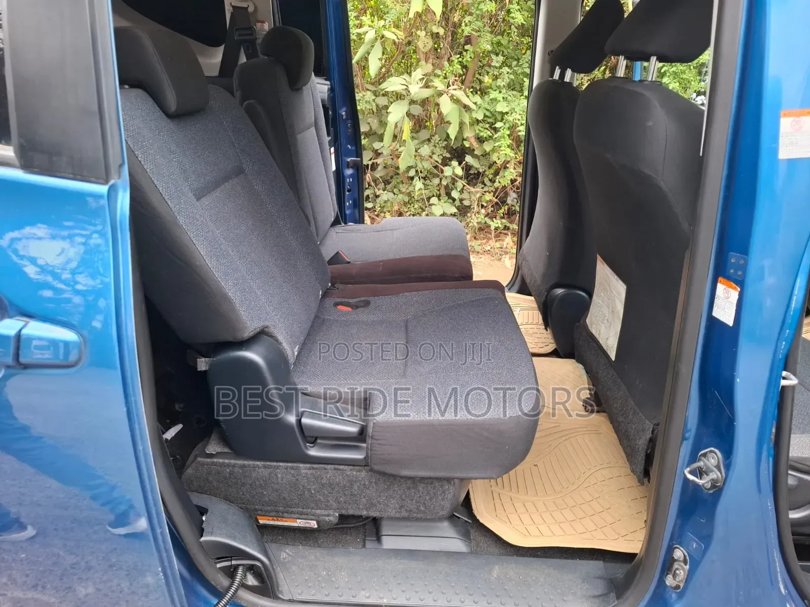 Toyota Sienta 1.5 FWD (6-seater) 2015 Blue