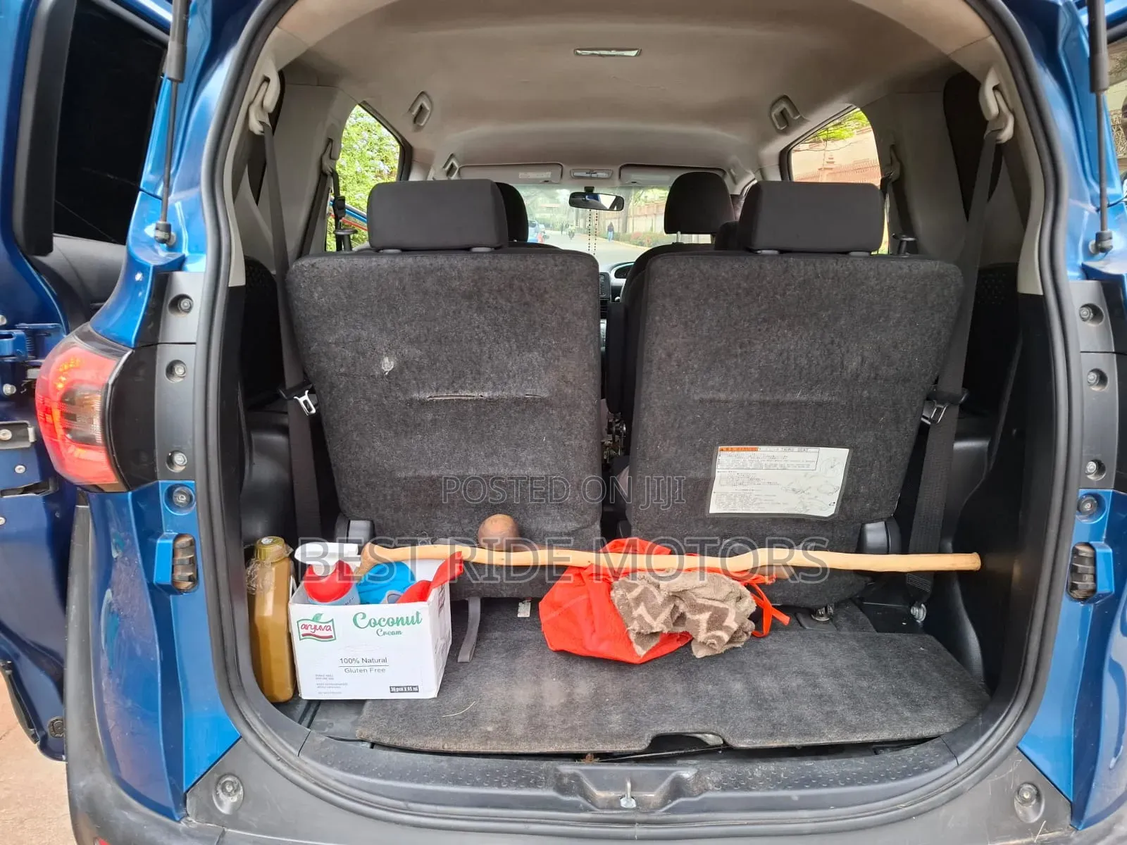 Toyota Sienta 1.5 FWD (6-seater) 2015 Blue