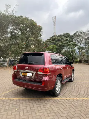 Toyota Land Cruiser 2013 Red
