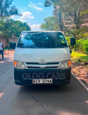 Toyota HiAce 2013 White