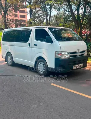 Toyota HiAce 2013 White