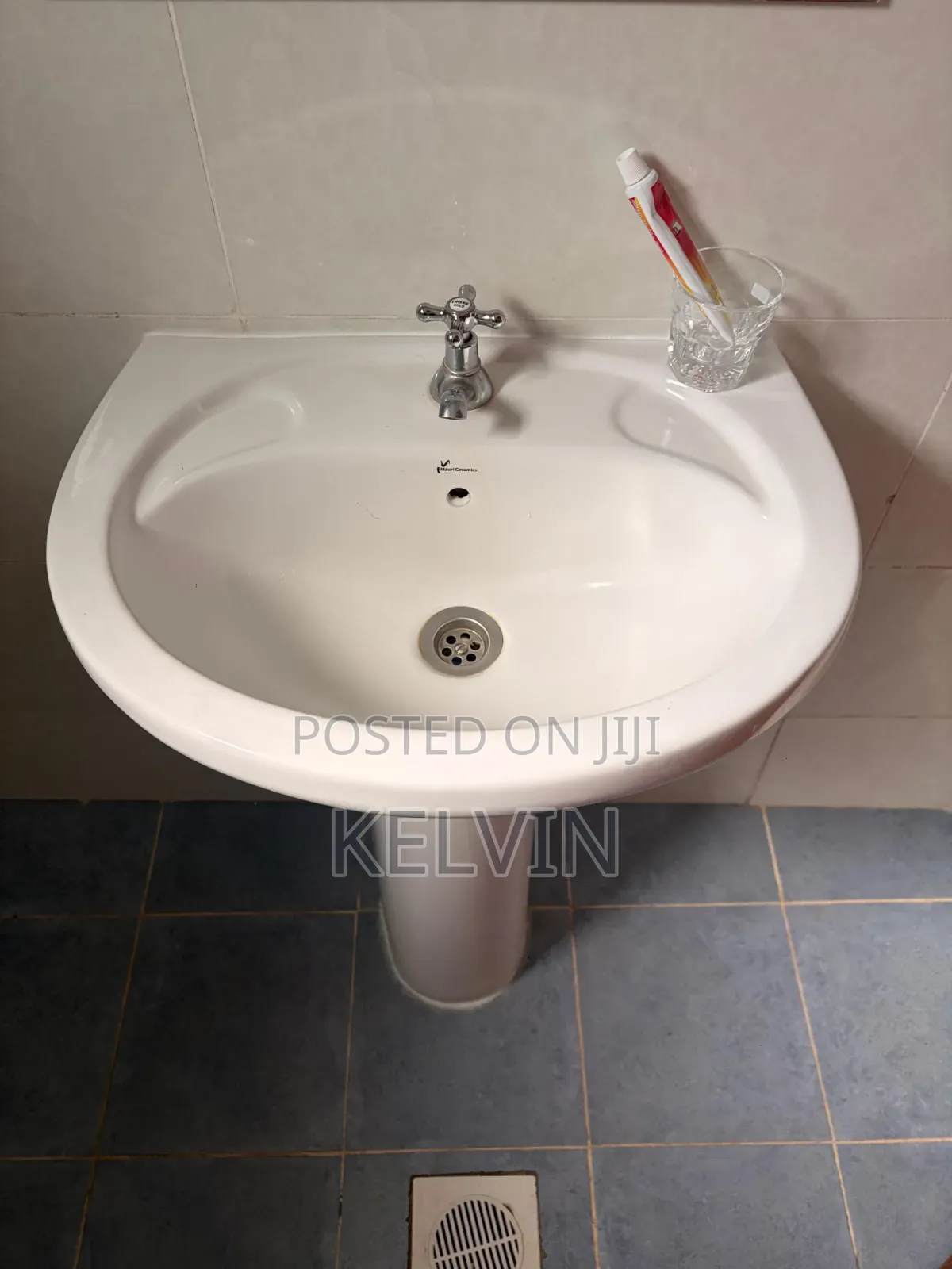 Furnished 1bdrm Bedsitter in Luxore Apartments, Gateway Mall Area