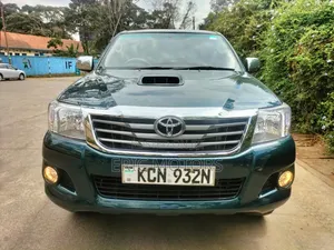 Toyota Hilux 2010 Green