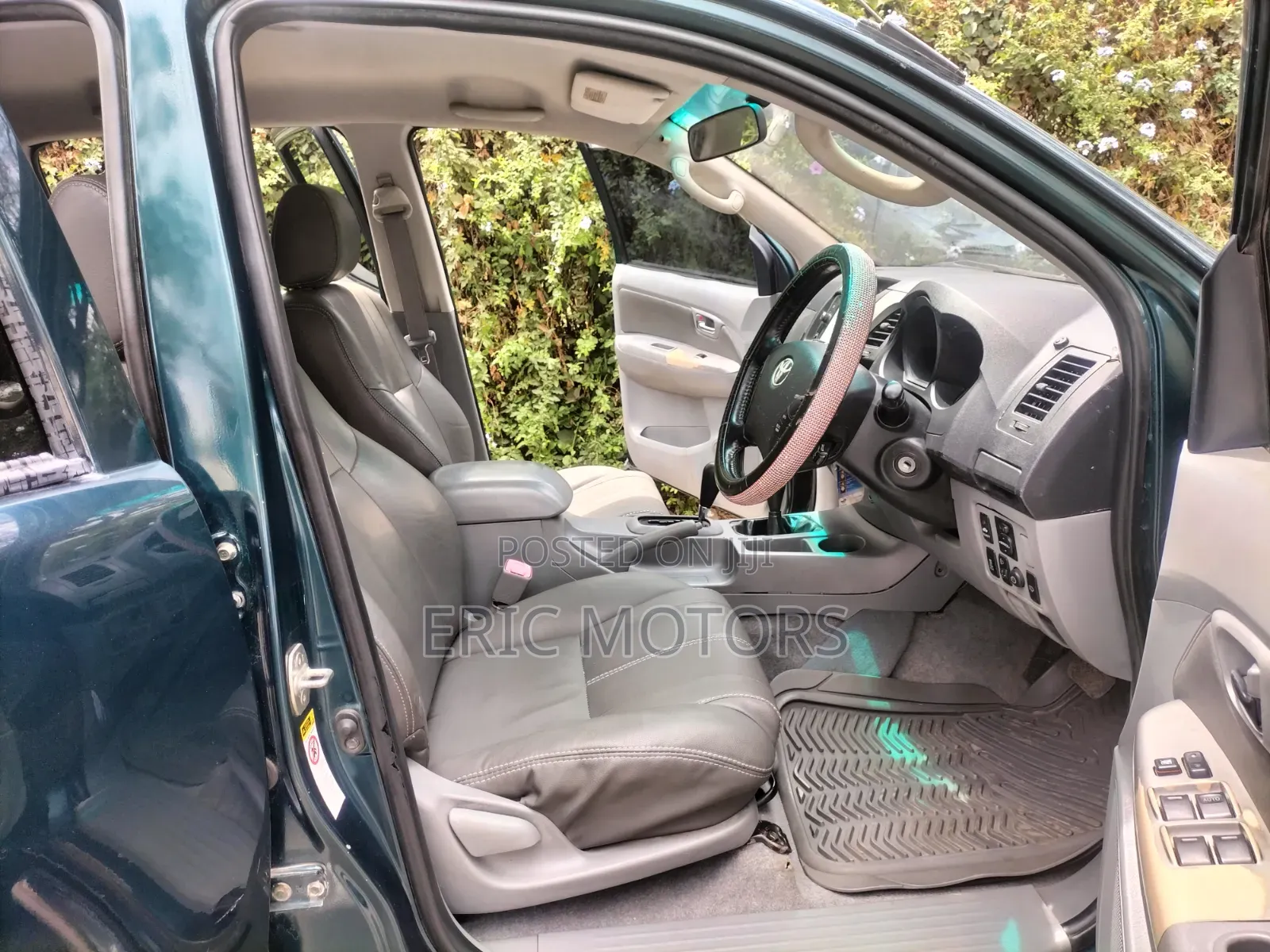 Toyota Hilux 2010 Green