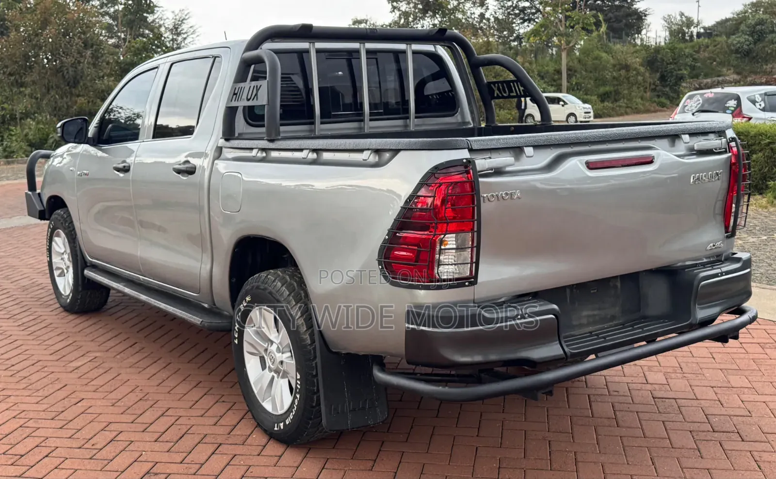 Toyota Hilux 2020 Silver