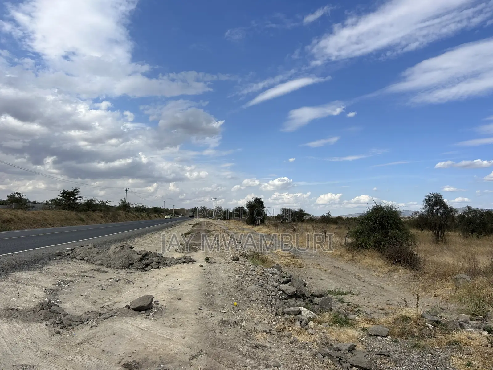 20 Acre on Tarmac Lukenya