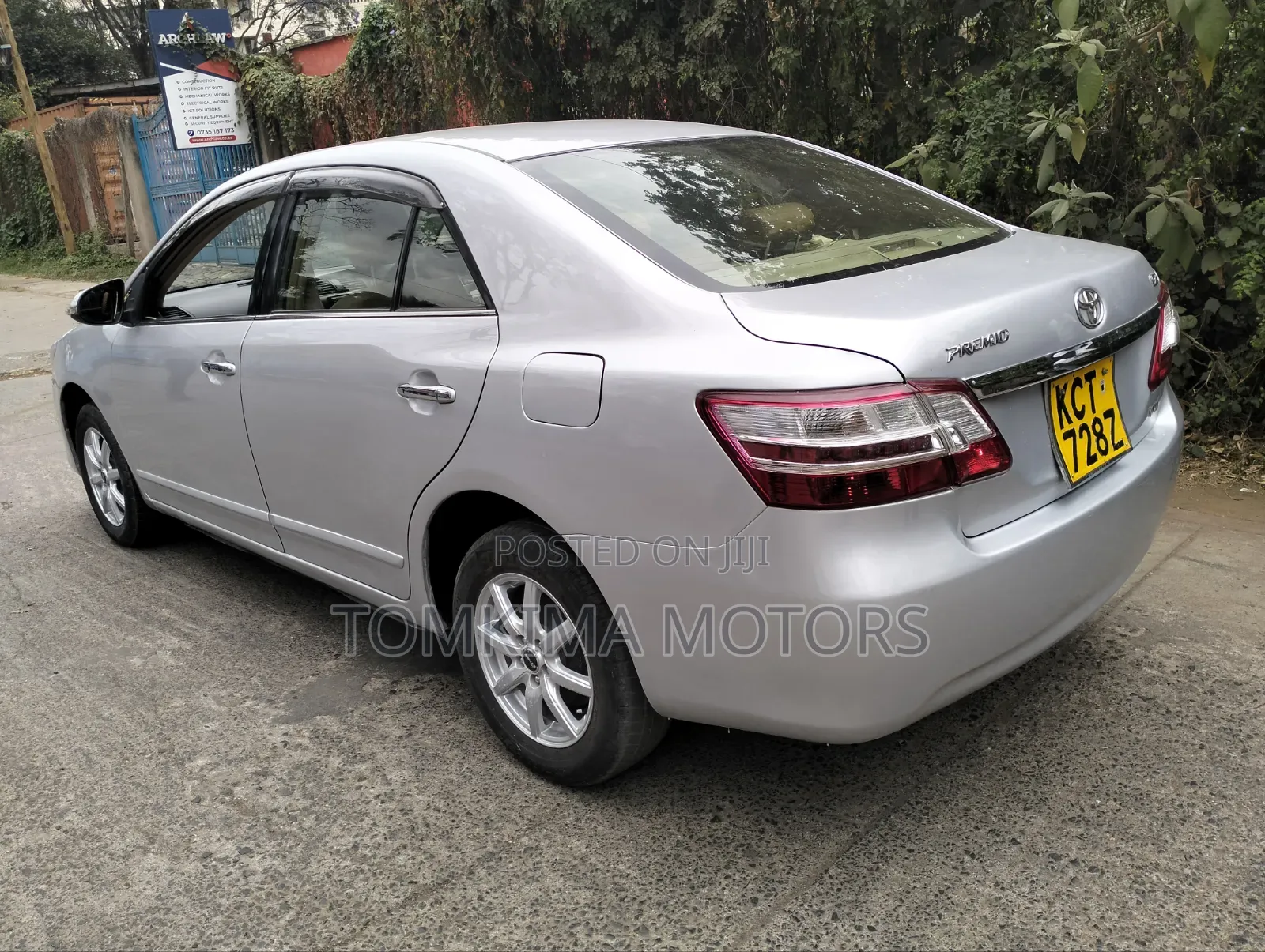 Toyota Premio 2013 Silver