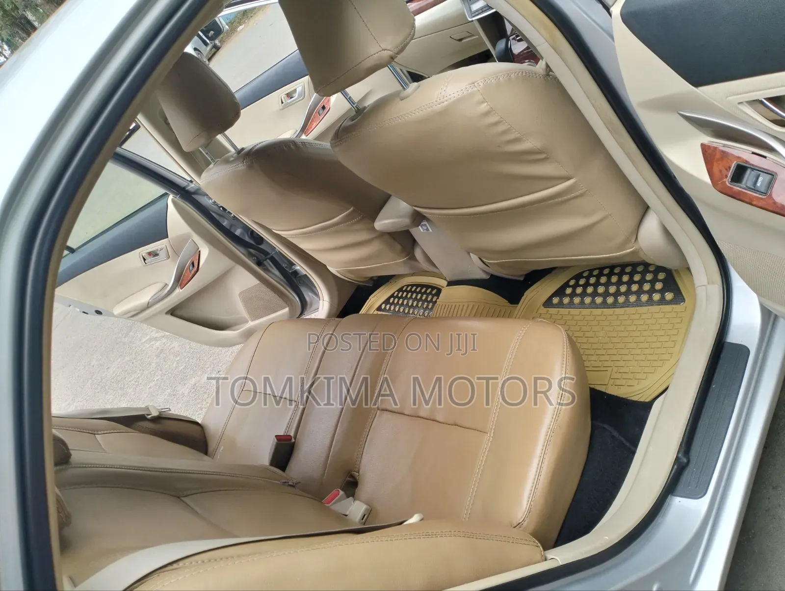 Toyota Premio 2013 Silver