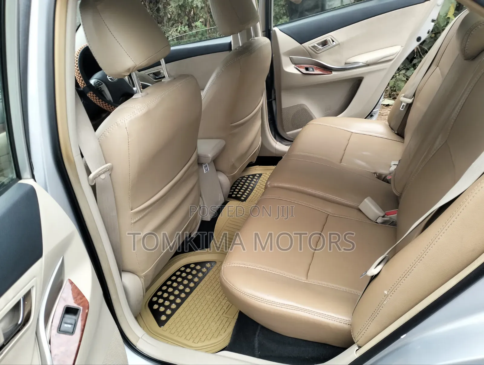 Toyota Premio 2013 Silver