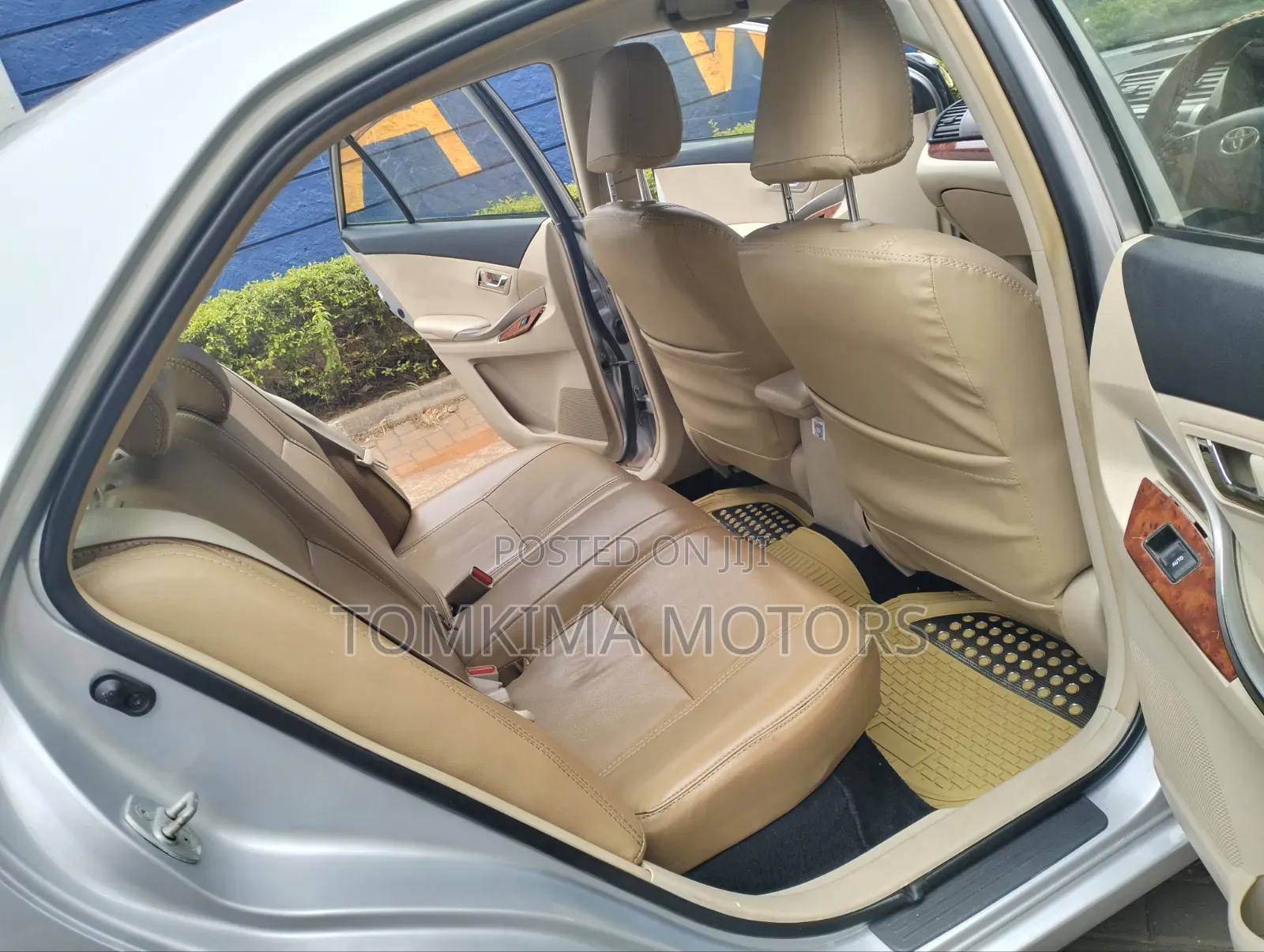 Toyota Premio 2013 Silver